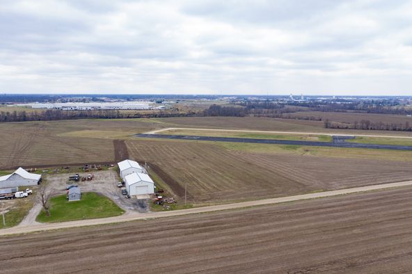 1975 County Road 1440, Moberly, MO 65270